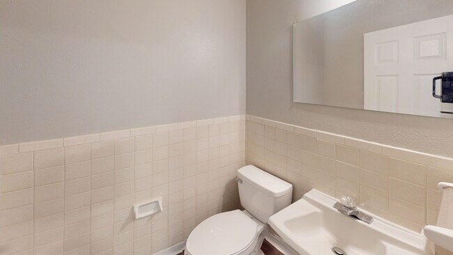 Foto del edificio - Millbury Townhomes