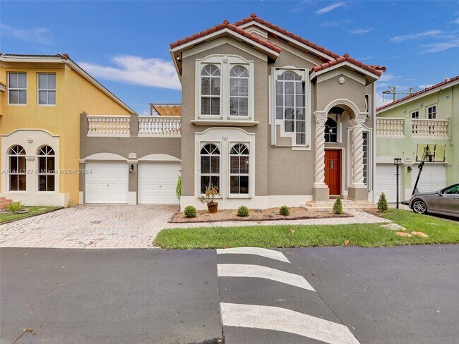 Foto del edificio - 10813 NW 51st Ln