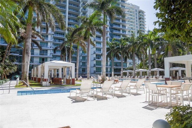 Foto del edificio - 2627 S Bayshore Dr