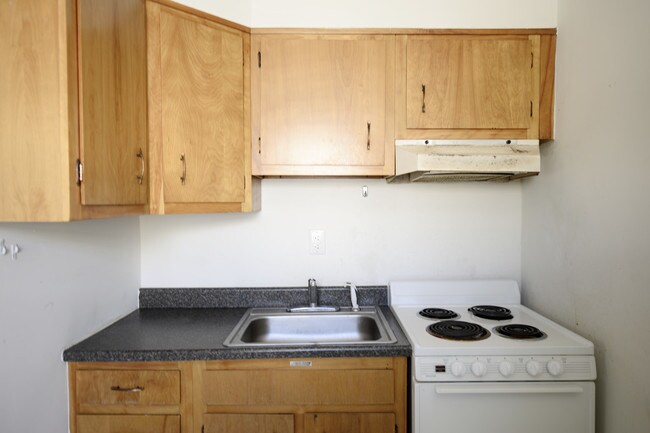 Building Photo - 2337 Haverford Rd