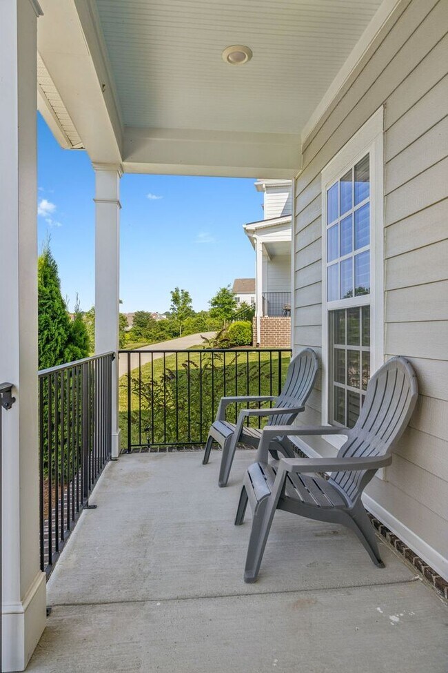 Foto del edificio - **UPGRADED 2022-BUILT HOME IN DESIRABLE NE...
