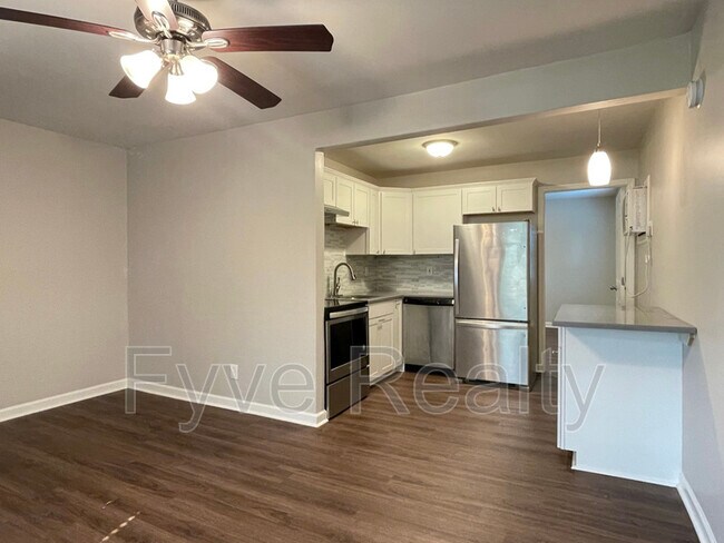 Building Photo - 407 N 15th St