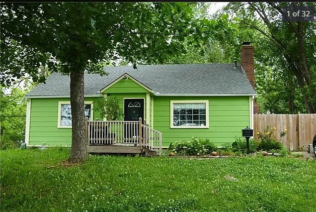 Building Photo - 710 SW Blue Pky
