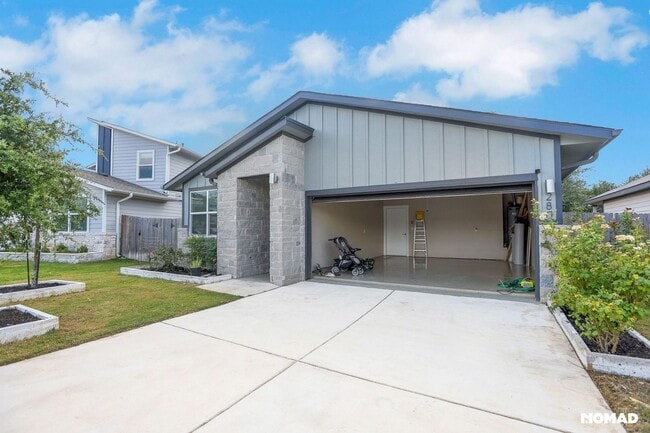 Foto del edificio - Charming 3BR House in Leander