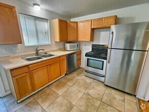 Building Photo - 784 S 450 W