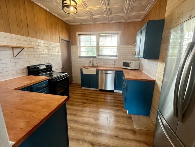 Foto del edificio - 1140 Sunset Hill Rd