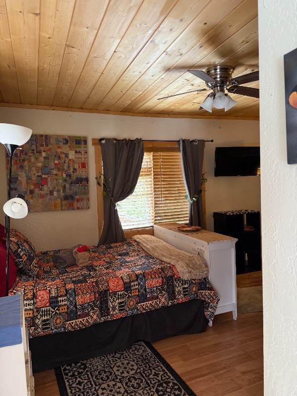 Building Photo - 4005 Cedar Ave