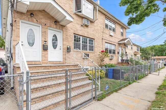 Foto del edificio - 153-23 109th Dr