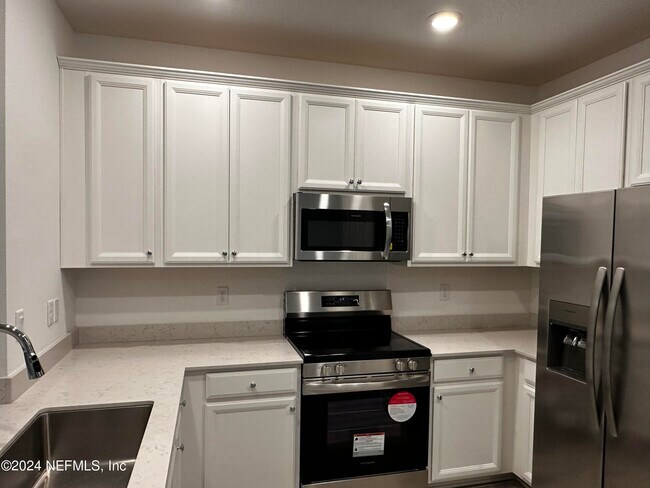 Foto del edificio - 4301 Leeward Breeze Lp