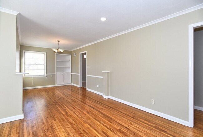 Building Photo - 4141 E 41st St