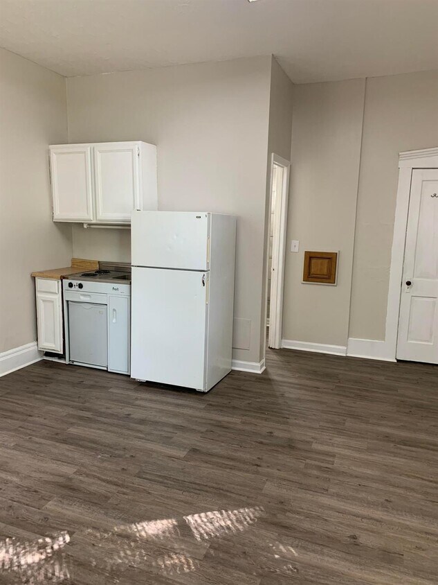 Foto principal - 128 N Maysville St