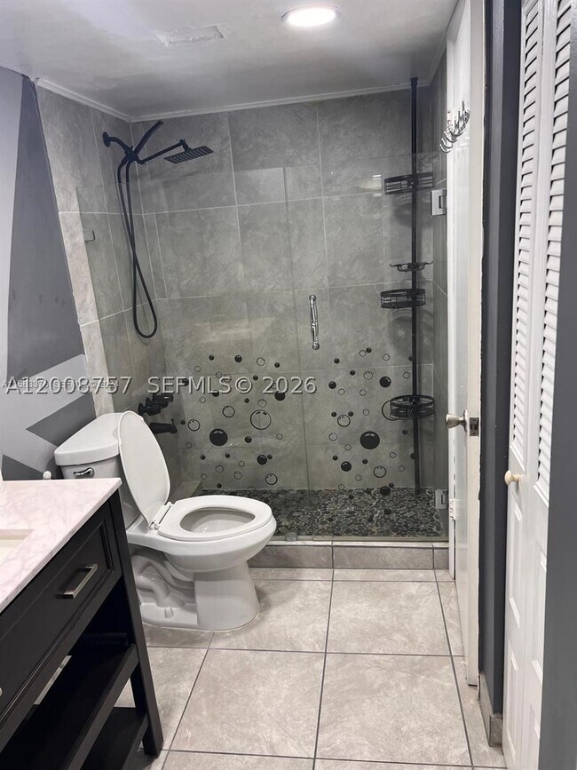 Foto del edificio - 488 NW 165th St