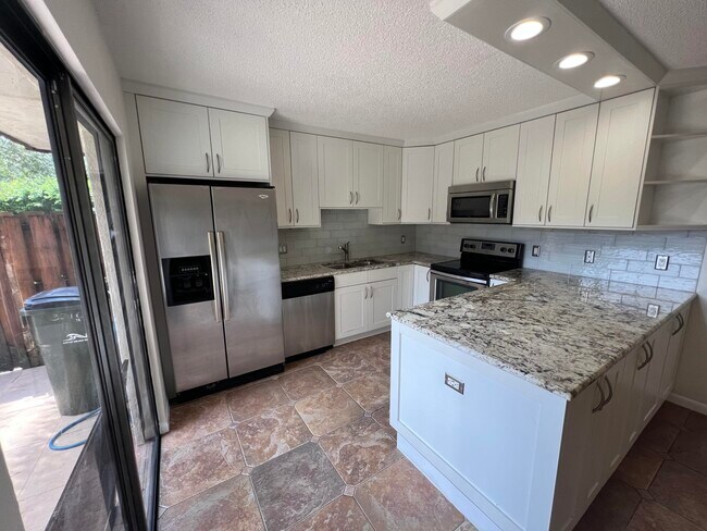 Building Photo - 3216 Spanish Wells Dr