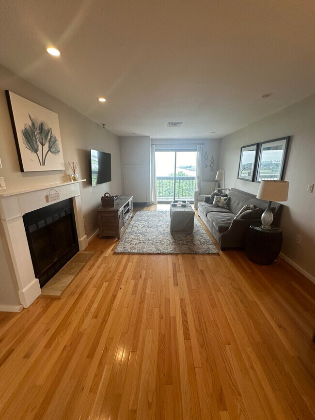Building Photo - 90 Quincy Shore Dr
