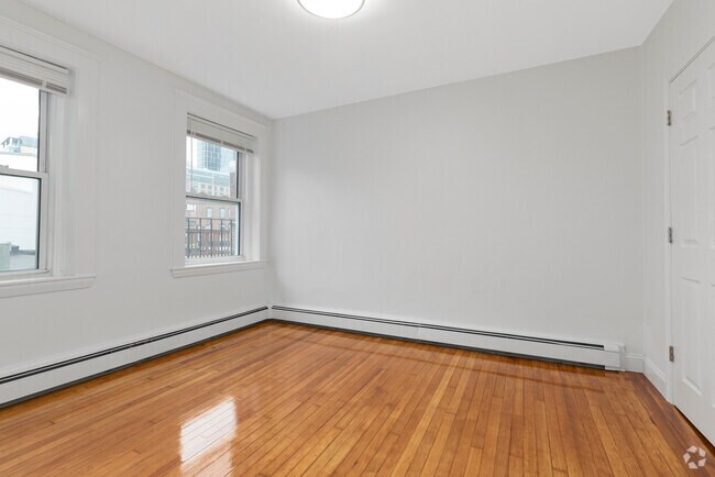 Building Photo - 122 Prince St