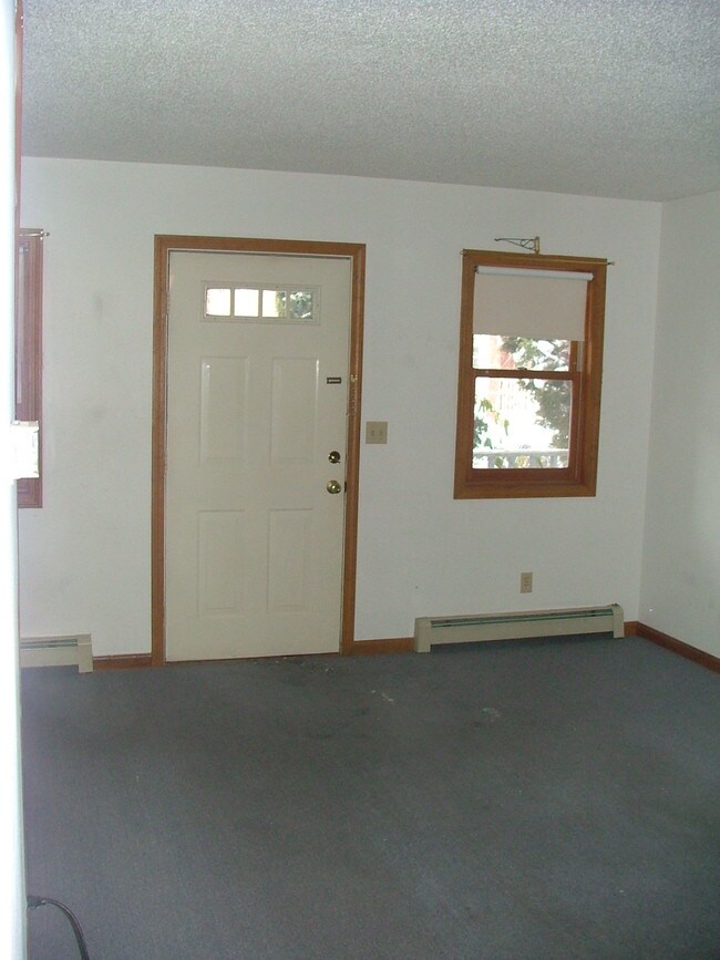 Livingroom - 56 Monroe St