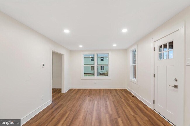 Building Photo - 2081 Durham Rd