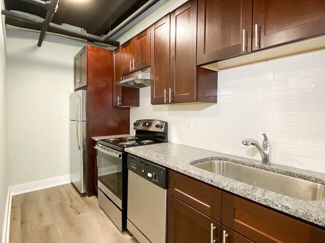 Foto del edificio - 725 St Johns Ave