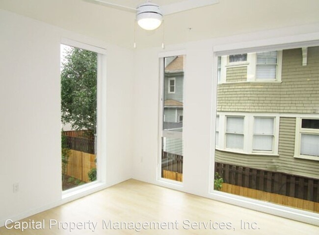 Building Photo - 1475 SE 15th Ave
