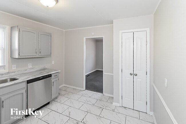 Foto del edificio - 415 McDermitt Rd