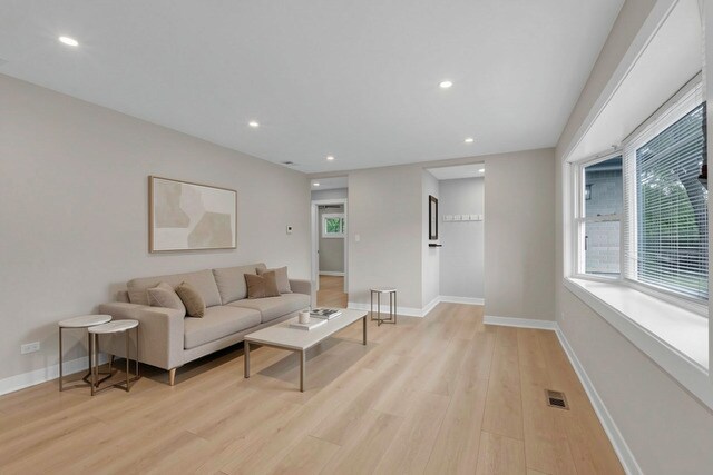 Building Photo - 1055 N Bluebonnet Ln