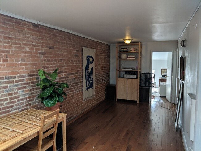 Building Photo - 719 Park Ave