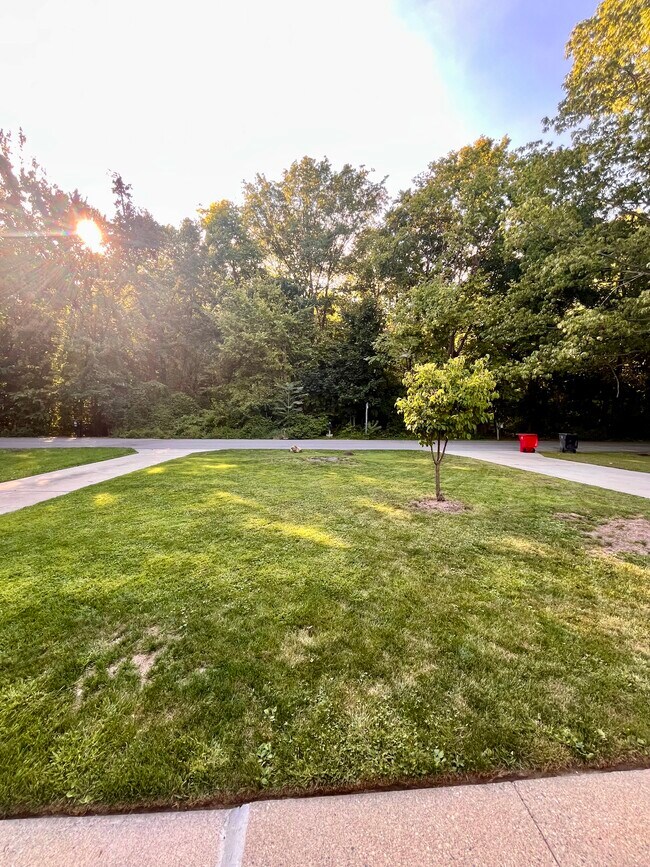 Foto del edificio - 297 Riverside Dr