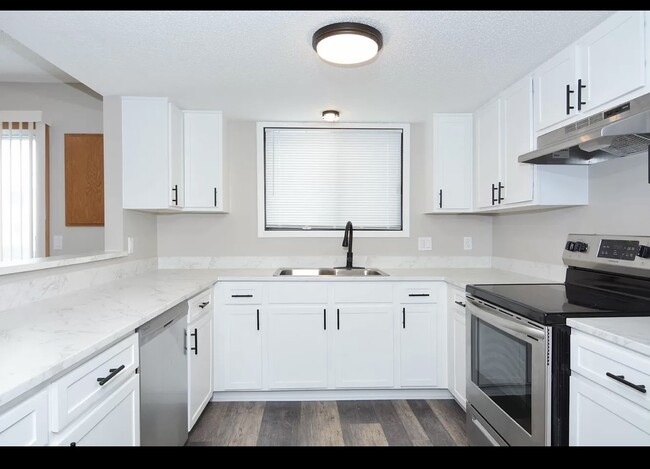 Building Photo - 9267 73rd St S