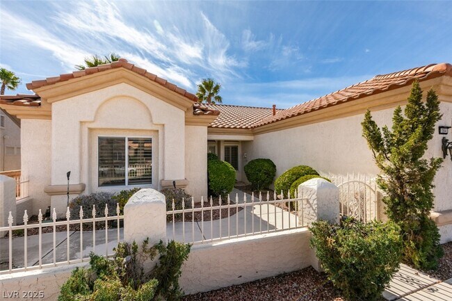 Foto del edificio - 10041 Woodhouse Dr