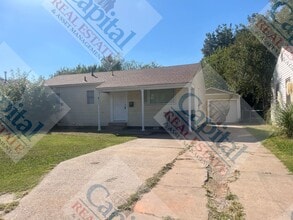 Building Photo - 811 Sandra Dr