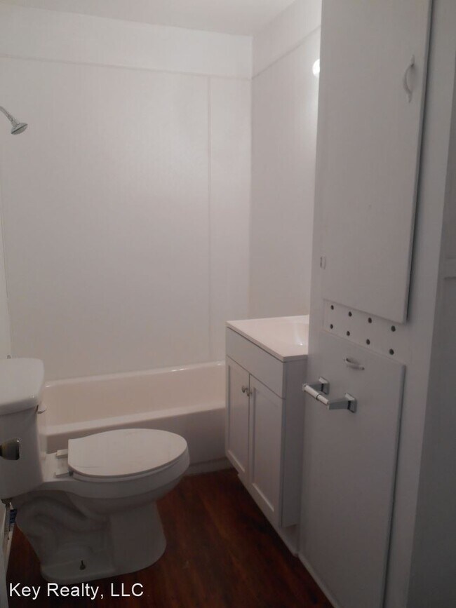 Foto del edificio - 3 br, 2 bath House - 210 Ball Street