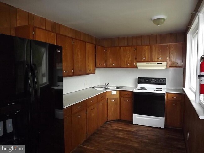 Foto del edificio - 5 W Clayton Ave