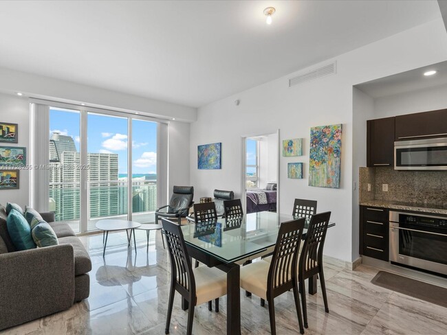 Building Photo - 950 Brickell Bay Dr