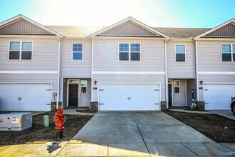 Building Photo - 167 Maple Spg Trl