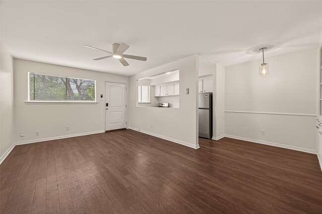 Building Photo - 1217 Heights Blvd