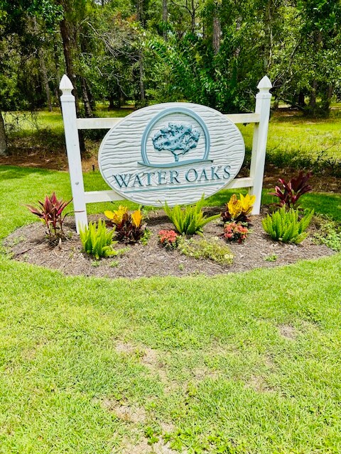 Primary Photo - 20 E Shady Oaks Ln