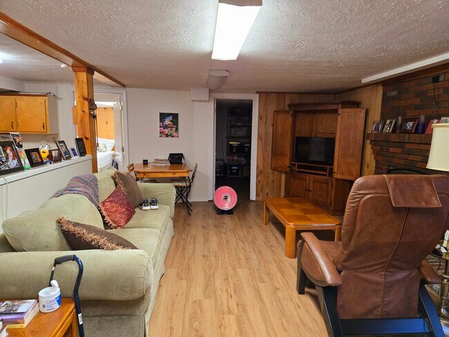 Sala de estar - 3339 Sanford Dr