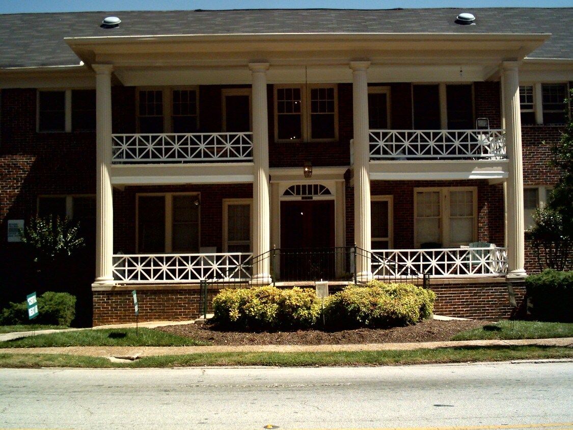 Foto principal - 430 E Ponce de Leon Ave