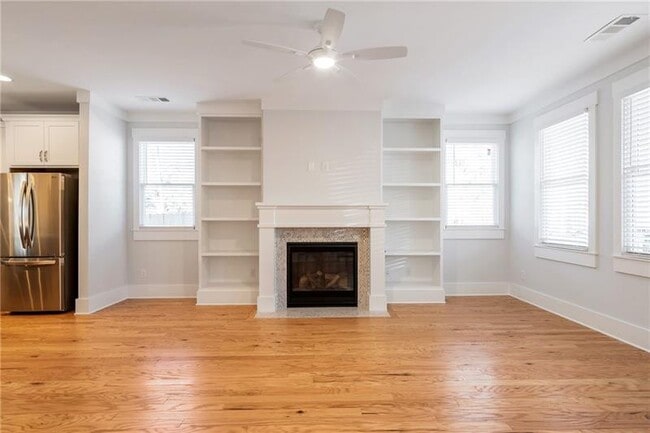 Building Photo - 749 Reverend D L Edwards Dr