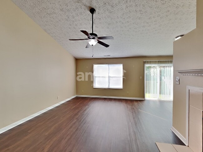 Foto del edificio - 769 Kingston Cir