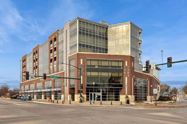 Foto del edificio - $1,950 | 1 Bedroom, 2 Bathroom Condo | Pet Friendly* | Available for Immediate move-in!