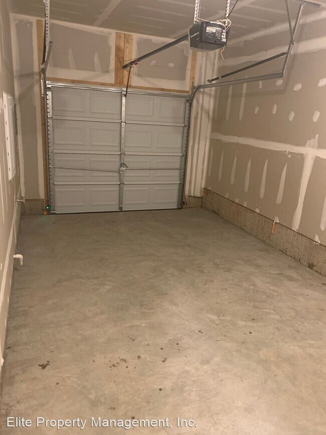 Foto del edificio - 3 br, 2.5 bath House - 335 Locust Run Drive