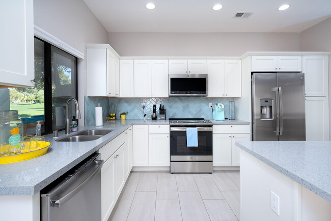 Building Photo - 28979 Desert Princess Dr