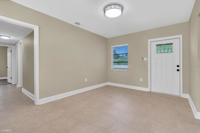 Foto del edificio - 3 br, 1 bath House - 3601 R 64th Street N