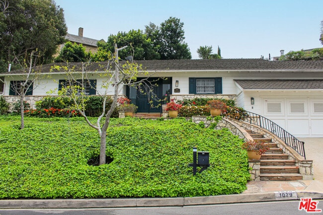Building Photo - 1079 Marilyn Dr