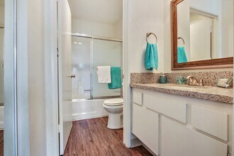 Interior Photo - Zelzah Court