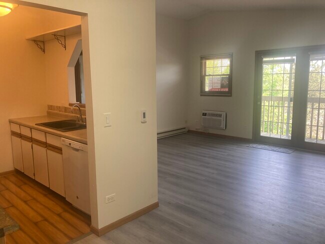 Foto del edificio - 551 Leah Ln