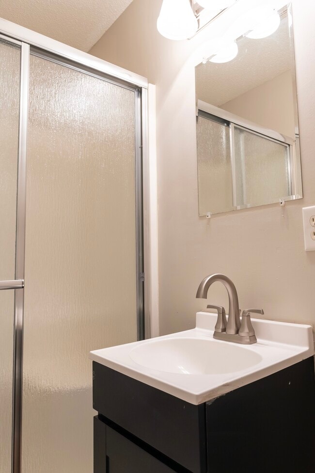 Foto del edificio - 225 Springfield Cir