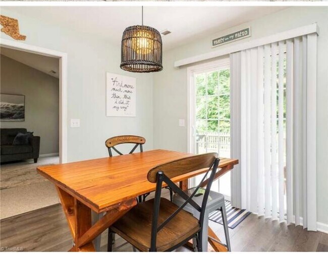 Foto del edificio - 5950 Bluestem Cir