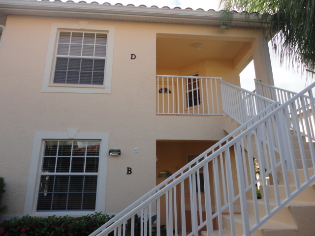 Building Photo - Available 2BR+Den/2BA/1CG 1st Floor Condo